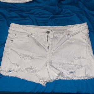 Size 18 white AE short shorts